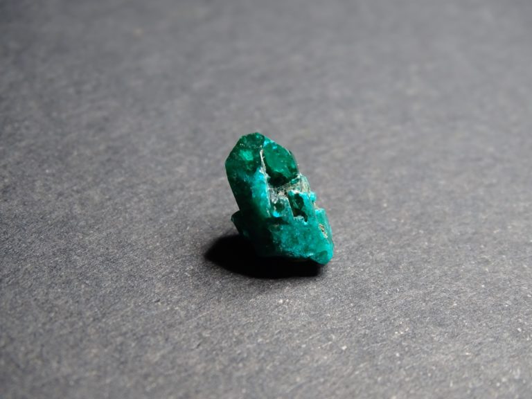 DIOPTASE VERTE BLEUE DE NAMIBIE 4.8 mm x 3 mm
