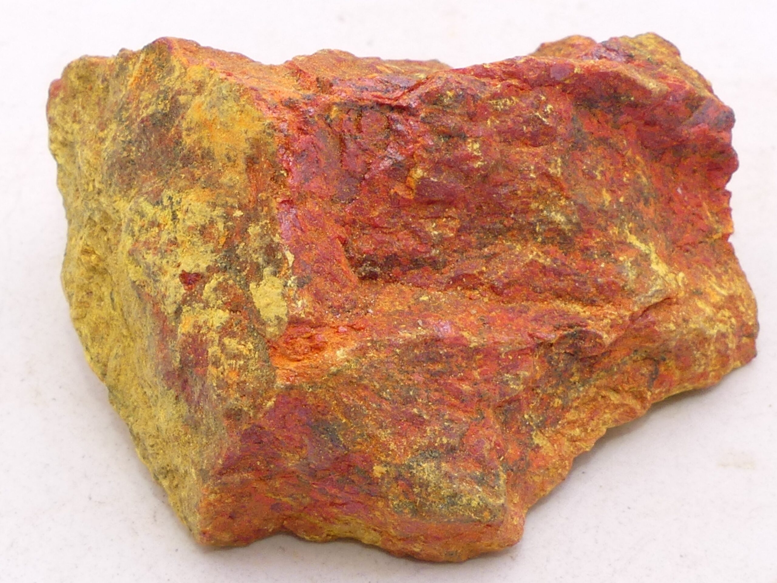 Orpiment , Réalgar , Mine Getchell , Adam Peak , Humbolt County , Nevada , Etats-Unis . référence : orre25